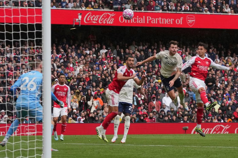 Zubimendi lập c&uacute; đ&uacute;p, Arsenal dễ d&agrave;ng đ&aacute;nh bại Nottingham- Ảnh 2.