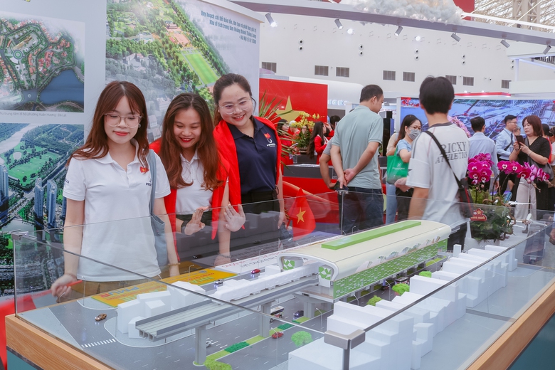 Triển l&atilde;m th&agrave;nh tựu ng&agrave;nh X&acirc;y dựng: Khẳng định hạ tầng đi trước, mở đường ph&aacute;t triển- Ảnh 5.