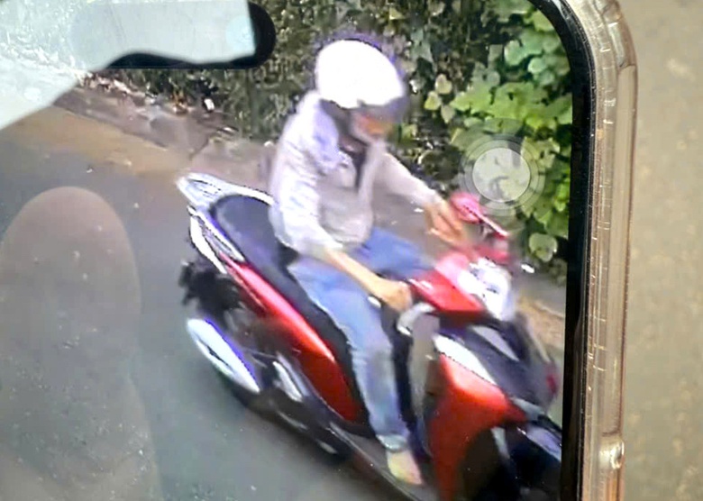 Vụ thảm án 4 người thương vong ở Đắk Lắk: Nạn nhân kể giây phút bị kề dao cướp xe máy- Ảnh 3. Vụ thảm án 4 người thương vong ở Đắk Lắk: Nạn nhân kể giây phút bị kề dao cướp xe máy- Ảnh 3.