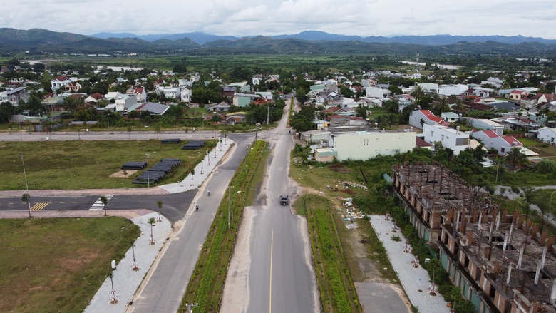 Đường 457 tỷ đồng ở Quảng Ng&atilde;i thi c&ocirc;ng &igrave; ạch, g&acirc;y bức x&uacute;c- Ảnh 17.