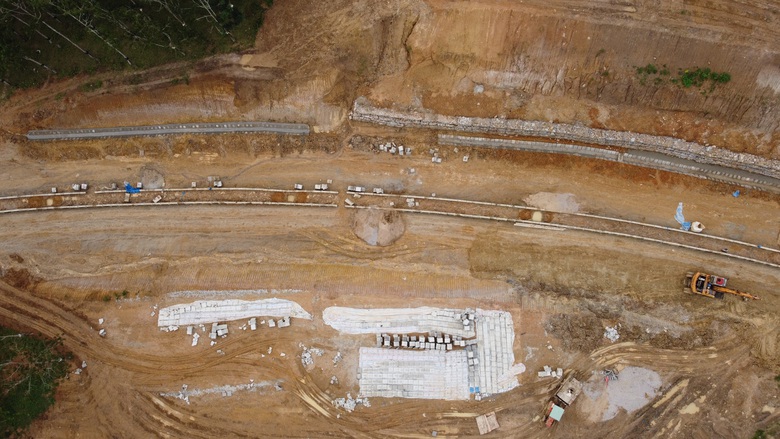 Vì sao dự án đường gần 1.500 tỷ đồng ở Quảng Ngãi vẫn thi công cầm chừng?- Ảnh 3. Vì sao dự án đường gần 1.500 tỷ đồng ở Quảng Ngãi vẫn thi công cầm chừng?- Ảnh 3.