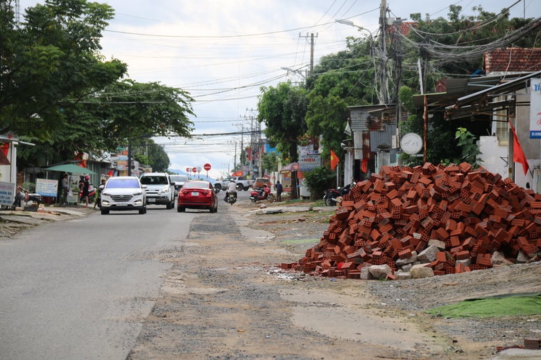 Đường 457 tỷ đồng ở Quảng Ng&atilde;i thi c&ocirc;ng &igrave; ạch, g&acirc;y bức x&uacute;c- Ảnh 3.