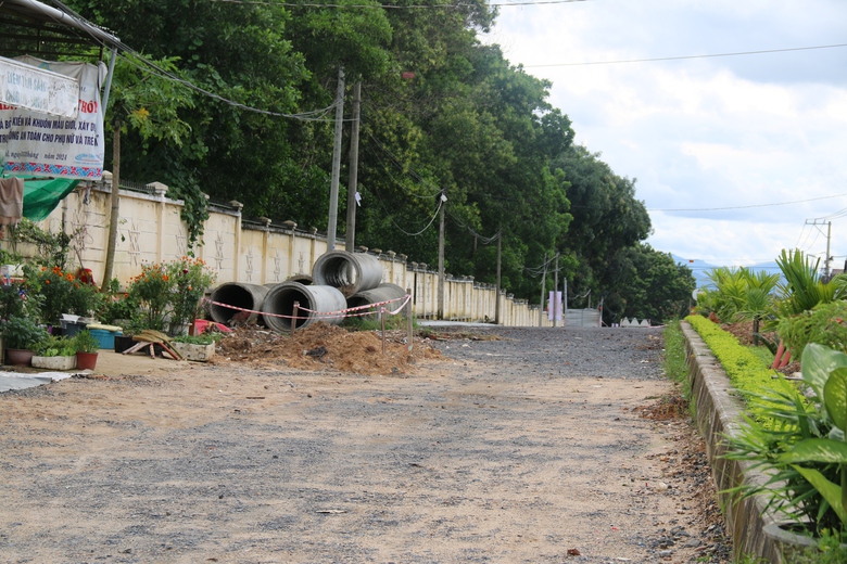Đường 457 tỷ đồng ở Quảng Ng&atilde;i thi c&ocirc;ng &igrave; ạch, g&acirc;y bức x&uacute;c- Ảnh 6.