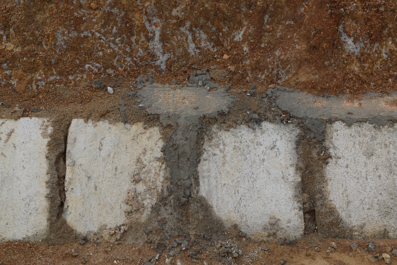 Vì sao dự án đường gần 1.500 tỷ đồng ở Quảng Ngãi vẫn thi công cầm chừng?- Ảnh 9. Vì sao dự án đường gần 1.500 tỷ đồng ở Quảng Ngãi vẫn thi công cầm chừng?- Ảnh 9.