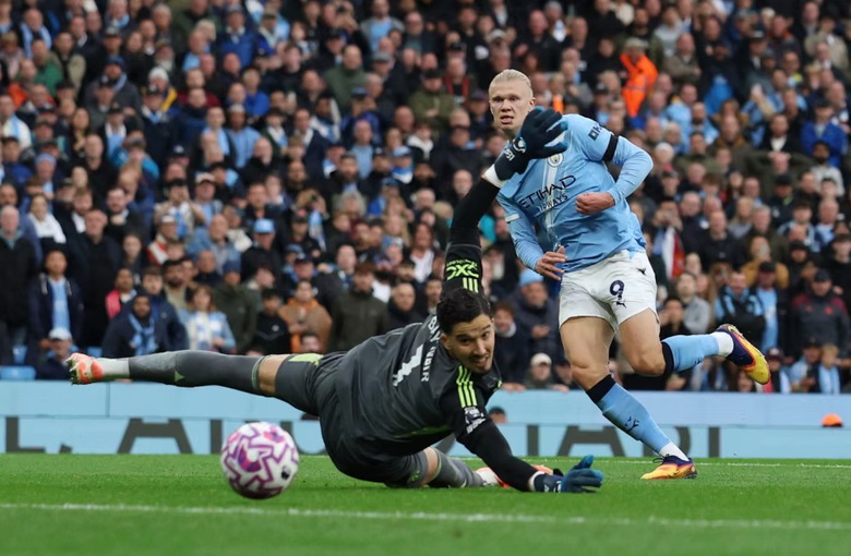 Haaland lập c&uacute; đ&uacute;p, Man City dễ d&agrave;ng hạ gục MU- Ảnh 2.