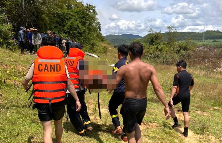 Rủ nhau tắm s&ocirc;ng, hai học sinh bị đuối nước tử vong- Ảnh 1.