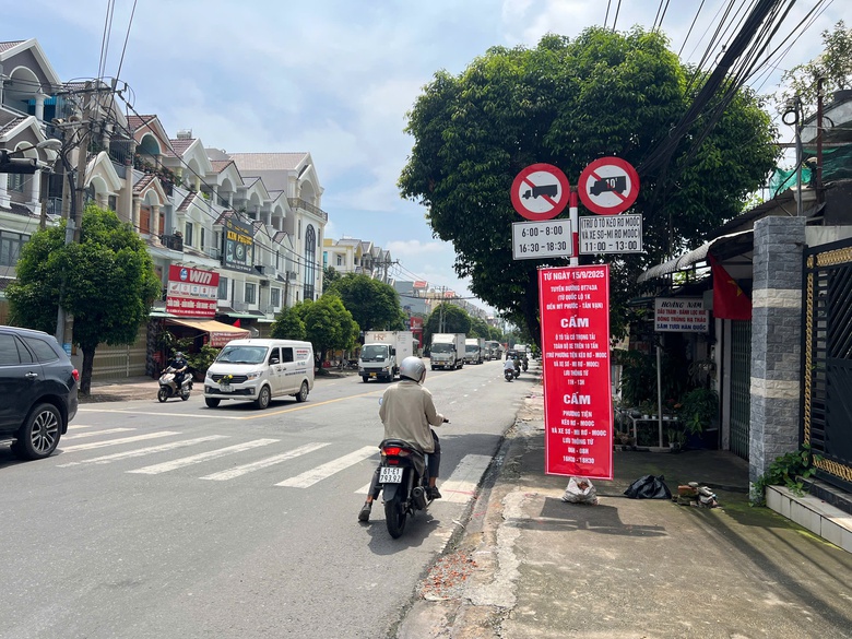 TP.HCM: Cấm xe tải tr&ecirc;n 10 tấn lưu th&ocirc;ng tr&ecirc;n nhiều tuyến đường ở phường Đ&ocirc;ng H&ograve;a- Ảnh 1.
