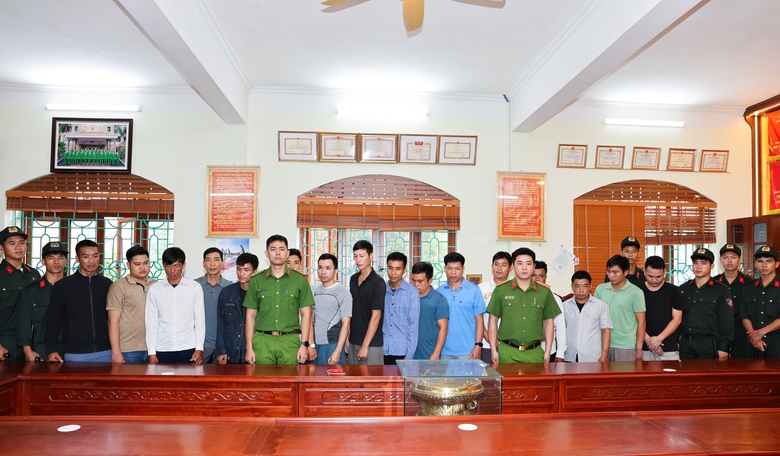 Phá đường dây chế tạo, mua bán, tàng trữ, sử dụng trái phép vũ khí tại Lai Châu- Ảnh 1. Phá đường dây chế tạo, mua bán, tàng trữ, sử dụng trái phép vũ khí tại Lai Châu- Ảnh 1.