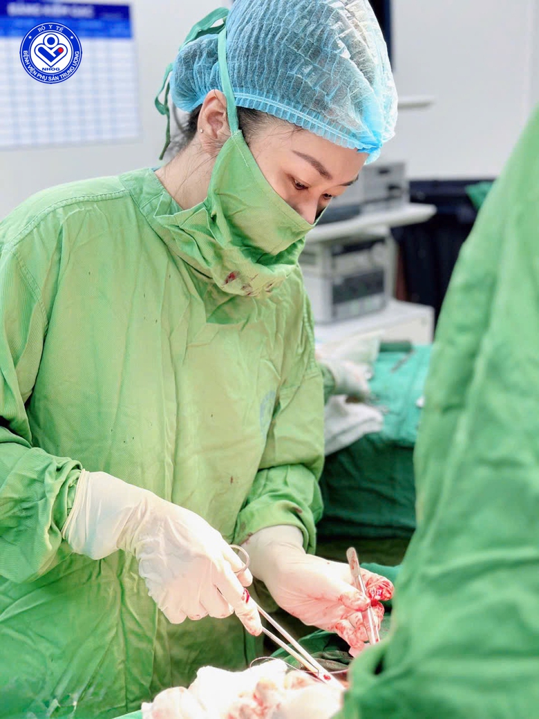 Cấp cứu th&agrave;nh c&ocirc;ng sản phụ bị vỡ ruột thừa v&ocirc; c&ugrave;ng nguy kịch- Ảnh 1.