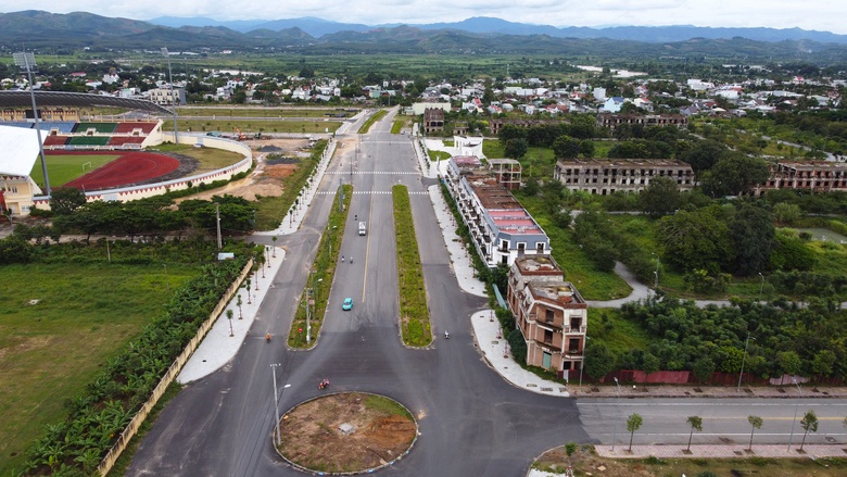 Đường 457 tỷ đồng ở Quảng Ng&atilde;i thi c&ocirc;ng &igrave; ạch, g&acirc;y bức x&uacute;c- Ảnh 1.