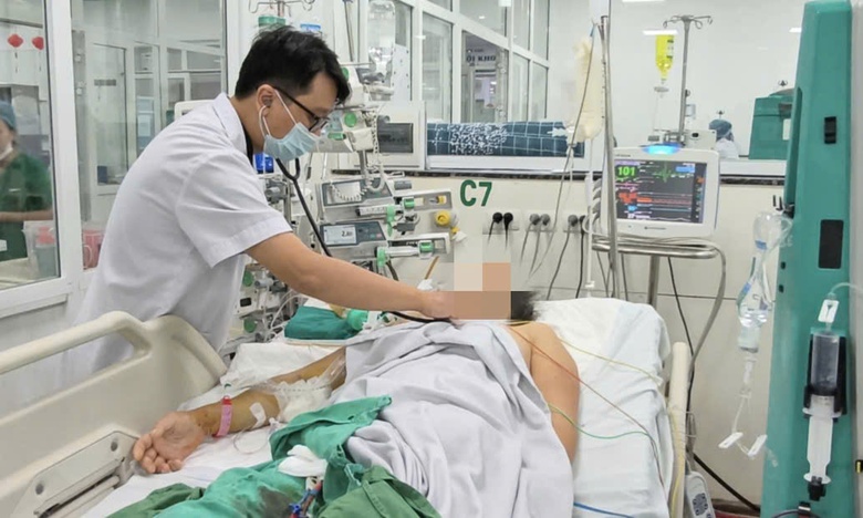 Gia tăng ca mắc sốt xuất huyết, nhiều ca nguy kịch chỉ sau vài ngày- Ảnh 1. Gia tăng ca mắc sốt xuất huyết, nhiều ca nguy kịch chỉ sau vài ngày- Ảnh 1.