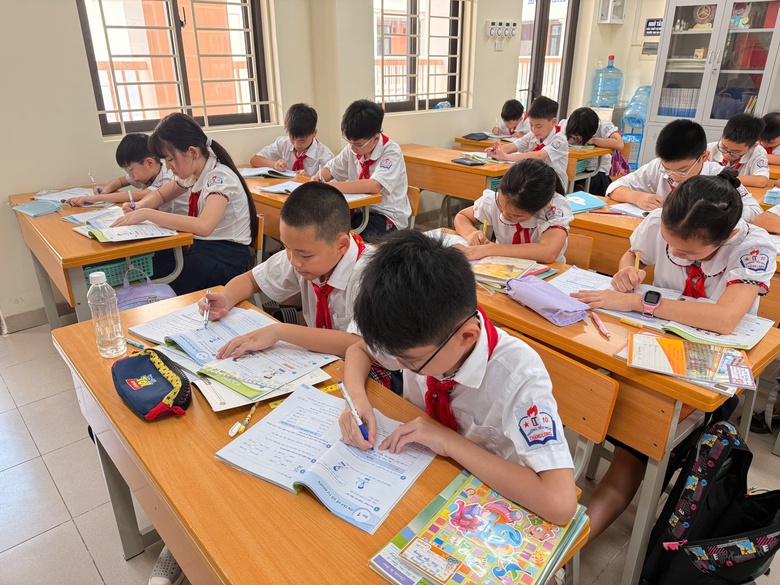 Điều chỉnh một số nội dung trong chương tr&igrave;nh gi&aacute;o dục phổ th&ocirc;ng- Ảnh 1.