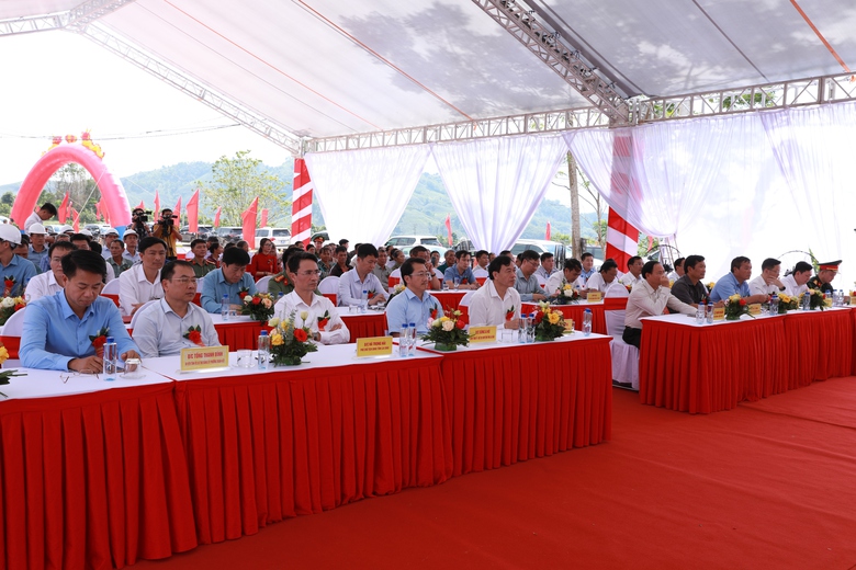 Khởi c&ocirc;ng dự &aacute;n đường tr&aacute;nh 100 tỷ đồng ở Lai Ch&acirc;u- Ảnh 2.