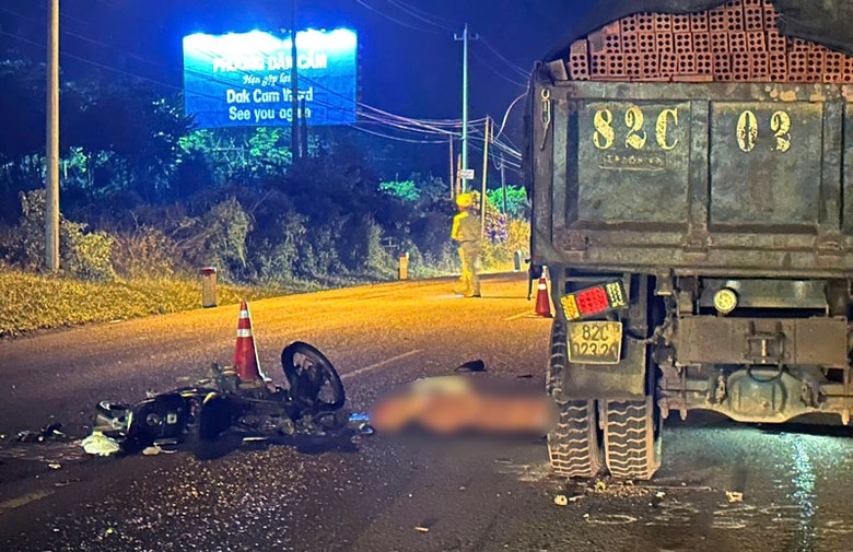 Hiện trường vụ tai nạn khiến anh A.K tử vong tại chỗ - Ảnh: VT. Hiện trường vụ tai nạn khiến anh A.K tử vong tại chỗ - Ảnh: VT.