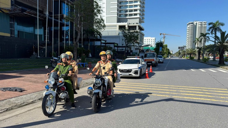 Quảng Ninh: Phát huy sức mạnh tổng hợp đảm bảo trật tự an toàn giao thông- Ảnh 3. Quảng Ninh: Phát huy sức mạnh tổng hợp đảm bảo trật tự an toàn giao thông- Ảnh 3.