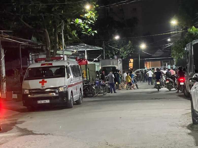 Vụ hai vợ chồng chết trước cửa nh&agrave; trọ: Chồng s&aacute;t hại vợ rồi tự tử- Ảnh 1.