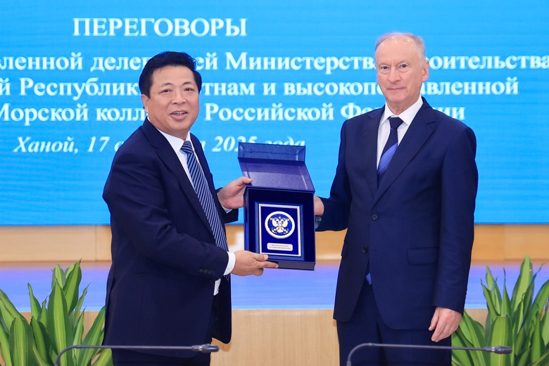 Bộ trưởng Trần Hồng Minh: Th&uacute;c đẩy hợp t&aacute;c h&agrave;ng hải Việt - Nga thực chất, hiệu quả- Ảnh 7.