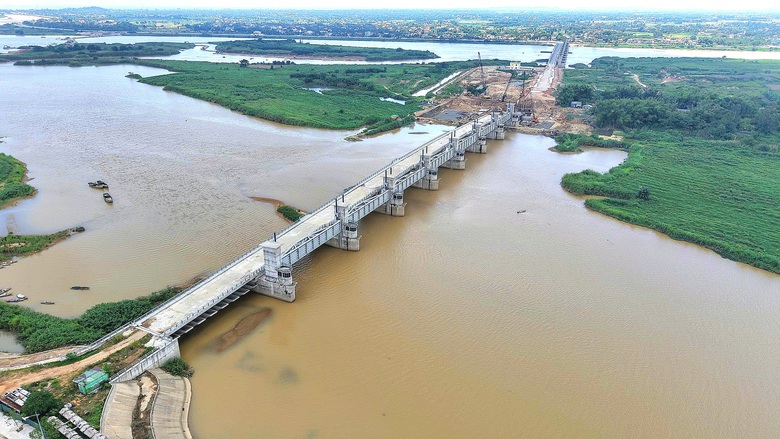 Quảng Ng&atilde;i chạy đua đưa c&aacute;c dự &aacute;n ngh&igrave;n tỷ đồng tr&ecirc;n s&ocirc;ng Tr&agrave; Kh&uacute;c về đ&iacute;ch năm 2025- Ảnh 1.