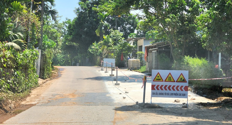 Quảng Ng&atilde;i đẩy mạnh sửa chữa, cải tạo quốc lộ 24B đảm bảo an to&agrave;n giao th&ocirc;ng- Ảnh 3.