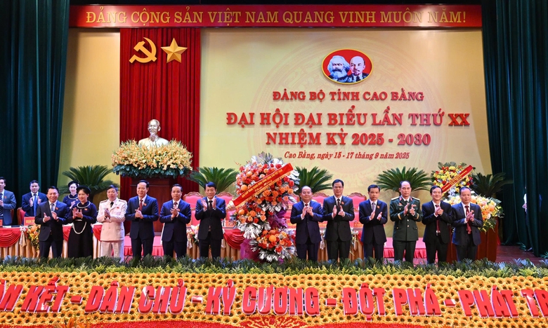 X&acirc;y dựng Cao Bằng ph&aacute;t triển nhanh, bền vững- Ảnh 4.