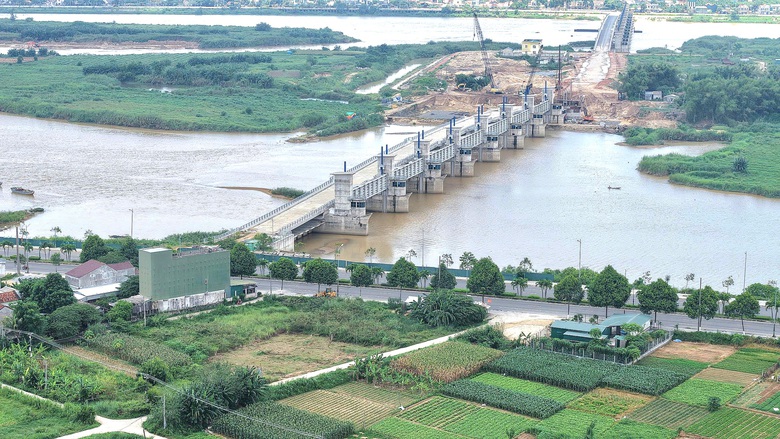 Quảng Ng&atilde;i chạy đua đưa c&aacute;c dự &aacute;n ngh&igrave;n tỷ đồng tr&ecirc;n s&ocirc;ng Tr&agrave; Kh&uacute;c về đ&iacute;ch năm 2025- Ảnh 13.