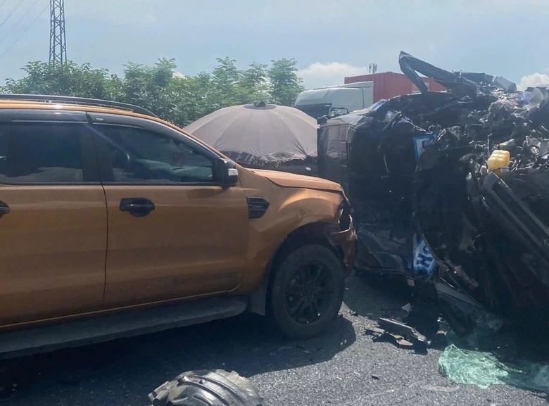 Cục Đường bộ chỉ đạo khắc phục vụ tai nạn li&ecirc;n ho&agrave;n tr&ecirc;n cao tốc Cầu Giẽ - Ninh B&igrave;nh- Ảnh 1.