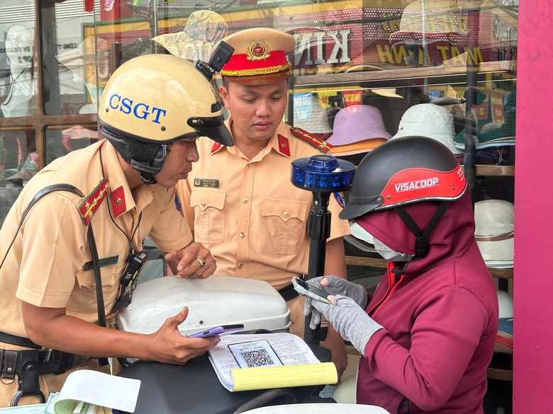 Hơn 800.000 trường hợp vi phạm giao th&ocirc;ng ở TP.HCM trong 10 th&aacute;ng- Ảnh 2.