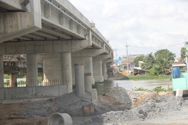 Tây Ninh: Sắp thông xe cầu Mộc Hóa, thay đổi diện mạo giao thông ở xã biên giới- Ảnh 4. Tây Ninh: Sắp thông xe cầu Mộc Hóa, thay đổi diện mạo giao thông ở xã biên giới- Ảnh 4.