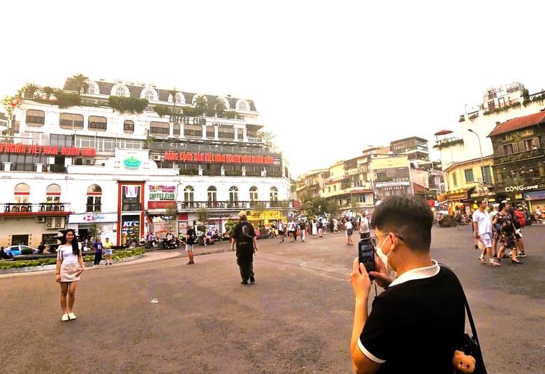 Người d&acirc;n n&oacute;i g&igrave; về kh&ocirc;ng gian đi bộ tại khu vực quảng trường Đ&ocirc;ng Kinh - Nghĩa Thục?- Ảnh 22.