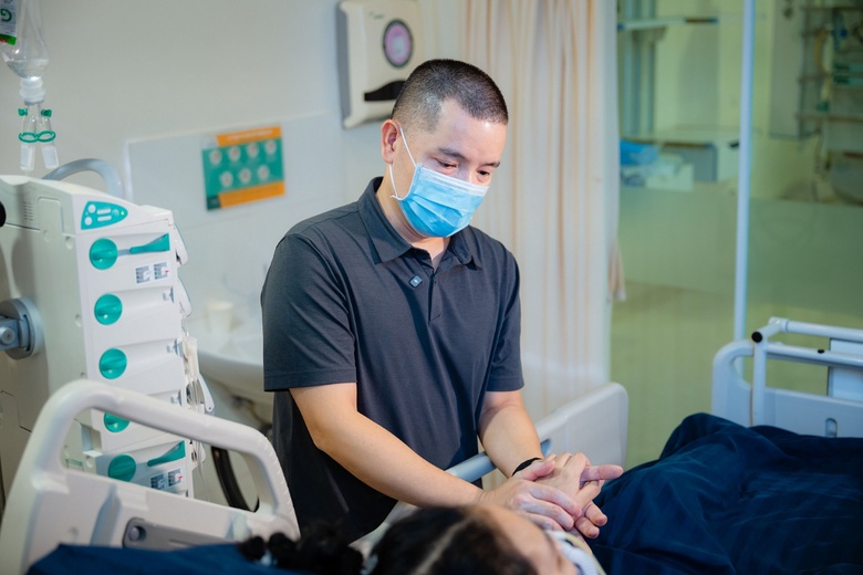 Hiến gan cứu vợ, chồng n&oacute;i một c&acirc;u khiến ai nghe cũng nghẹn lời- Ảnh 2.