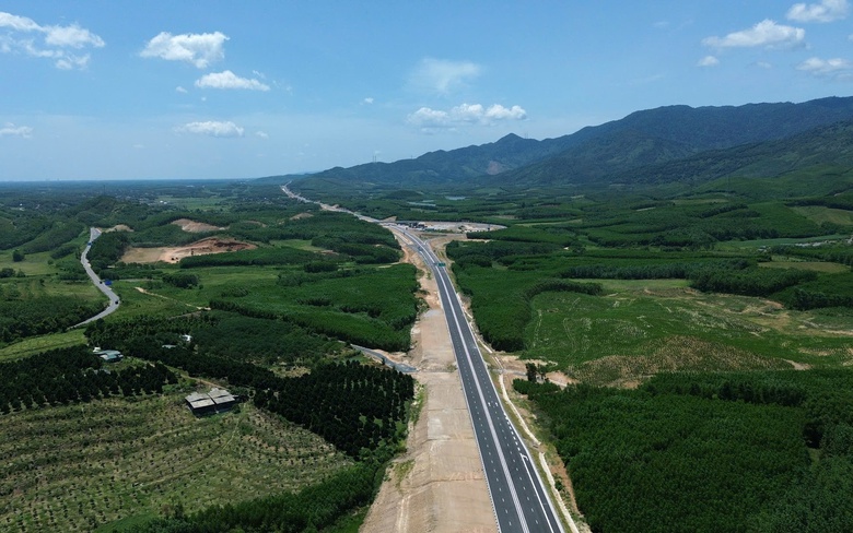 Bộ X&acirc;y dựng: Ch&uacute; trọng thực hiện hiệu quả c&ocirc;ng t&aacute;c ho&agrave;n thiện thể chế- Ảnh 2.