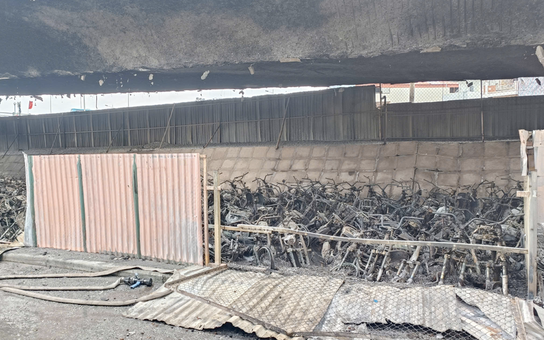 Bộ X&acirc;y dựng chỉ đạo &ldquo;n&oacute;ng&rdquo; sau vụ ch&aacute;y h&agrave;ng trăm xe m&aacute;y dưới gầm cầu Vĩnh Tuy