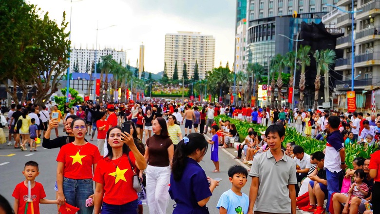 Đồng Nai - TP.HCM: Chuẩn bị xong ng&agrave;n gi&agrave;n ph&aacute;o hoa sẵn s&agrave;ng chờ tỏa s&aacute;ng giữa phố v&agrave; biển- Ảnh 14.