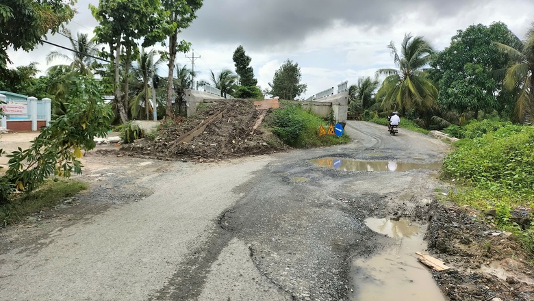 Cà Mau: Cần mặt bằng sạch để đường hơn 271 tỷ đồng thi công kịp tiến độ- Ảnh 2. Cà Mau: Cần mặt bằng sạch để đường hơn 271 tỷ đồng thi công kịp tiến độ- Ảnh 2.