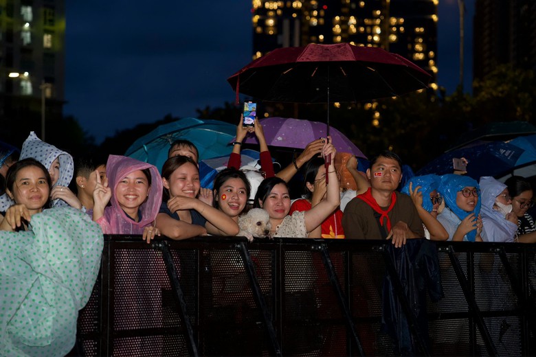 Mãn nhãn với đại tiệc ánh sáng chào mừng Quốc khánh 2/9 tại nhiều tỉnh, thành- Ảnh 15. Mãn nhãn với đại tiệc ánh sáng chào mừng Quốc khánh 2/9 tại nhiều tỉnh, thành- Ảnh 15.