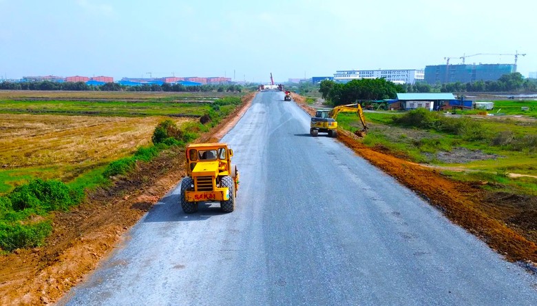 Cục Đường bộ: Quyết liệt xử l&yacute; nh&agrave; thầu chậm tiến độ dự &aacute;n đường Hồ Ch&iacute; Minh- Ảnh 1.
