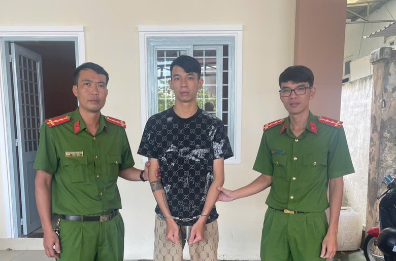 Bắt giữ thanh ni&ecirc;n cướp xe &ocirc;m, đ&acirc;m trọng thương t&agrave;i xế ở Cần Thơ- Ảnh 1.