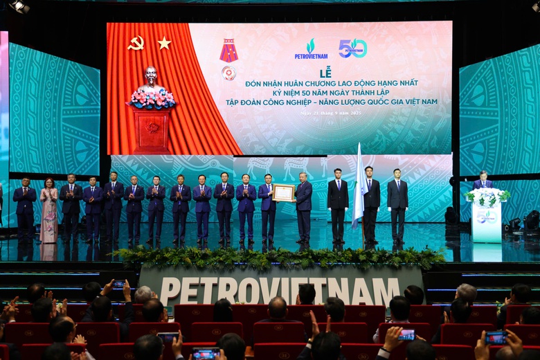 Chặng đường Petrovietnam được viết bằng &yacute; ch&iacute; tự lực, tự cường, kh&aacute;t vọng Việt Nam- Ảnh 2.