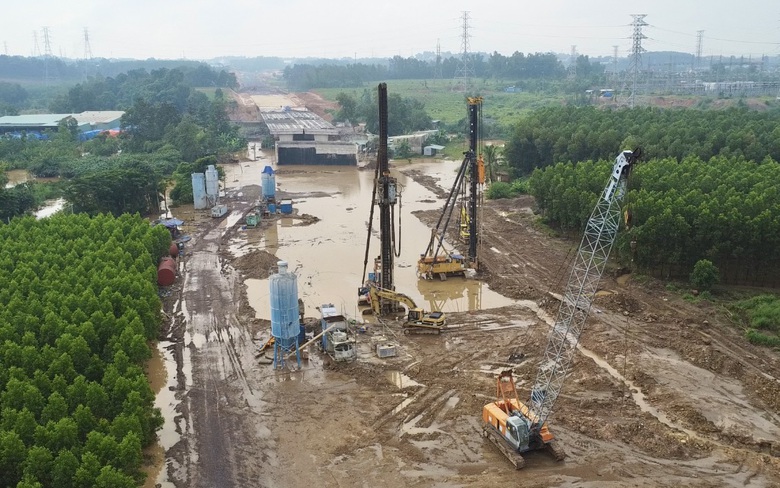 Mưa ngập cản trở, cao tốc Biên Hòa - Vũng Tàu tăng tốc để về đích đúng hẹn 19/12- Ảnh 6. Mưa ngập cản trở, cao tốc Biên Hòa - Vũng Tàu tăng tốc để về đích đúng hẹn 19/12- Ảnh 6.