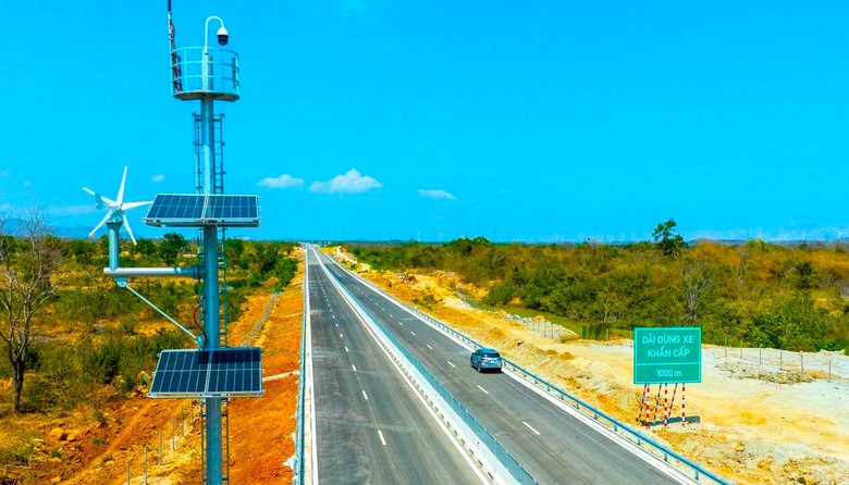 Bộ X&acirc;y dựng lập 2 tổ c&ocirc;ng t&aacute;c kiểm tra hệ thống giao th&ocirc;ng th&ocirc;ng minh tr&ecirc;n cao tốc- Ảnh 1.