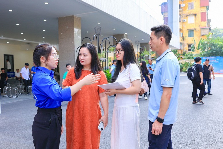 Đăng k&yacute; h&agrave;ng chục nguyện vọng, th&iacute; sinh l&atilde;ng ph&iacute; thời gian, chi ph&iacute; v&agrave; cơ hội- Ảnh 1.