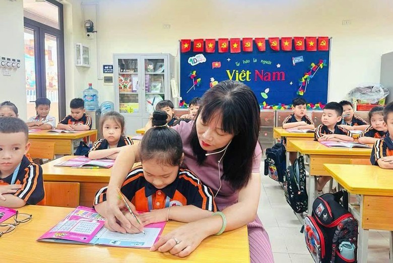 Mỗi gi&aacute;o vi&ecirc;n chỉ được trả lương tối đa 200 tiết dạy th&ecirc;m/năm- Ảnh 1.