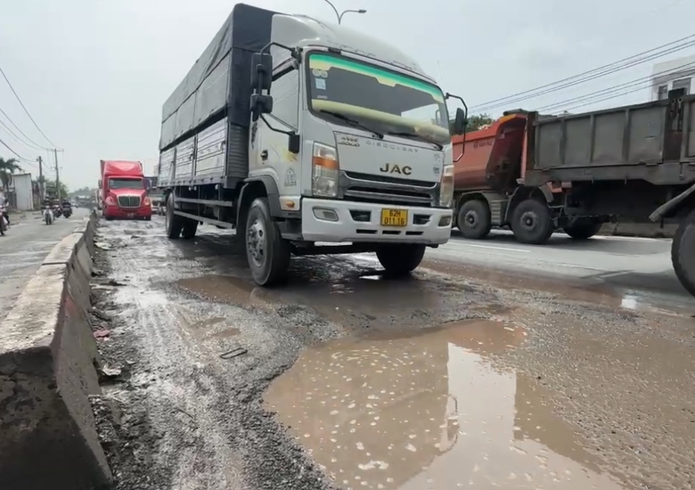 Hơn 270 tỷ đồng n&acirc;ng cấp, khắc phục hư hỏng tr&ecirc;n quốc lộ 51 qua Đồng Nai- Ảnh 1.