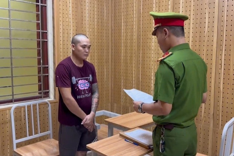 Khởi tố 3 đối tượng trong vụ đ&aacute;nh người gi&uacute;p nạn nh&acirc;n tai nạn giao th&ocirc;ng ở Bắc Ninh- Ảnh 2.