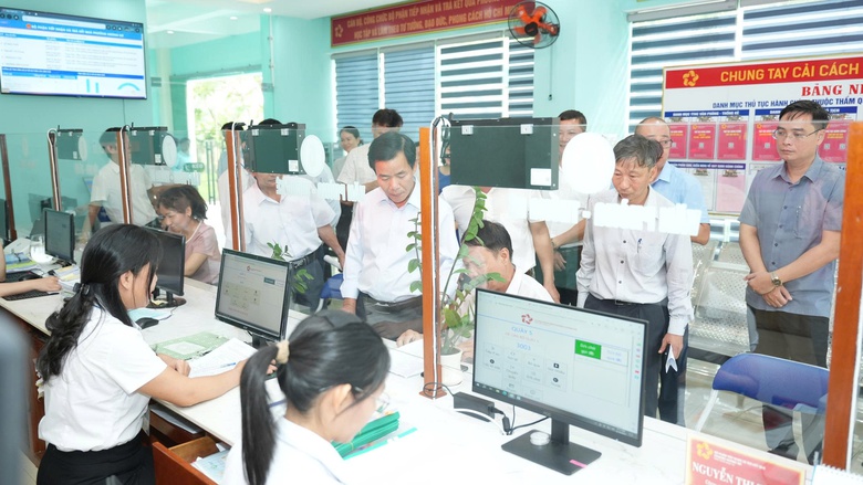 Huế: Nhiều thủ tục về x&acirc;y dựng, giao th&ocirc;ng được giao cấp x&atilde; quản l&yacute;- Ảnh 1.