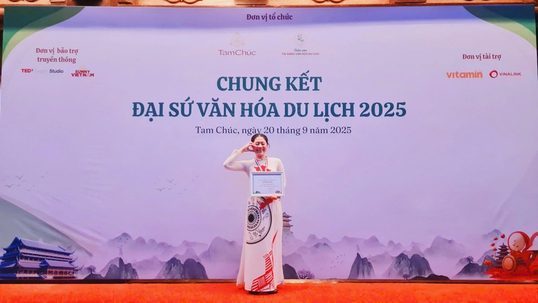 Sinh vi&ecirc;n Học viện H&agrave;ng kh&ocirc;ng tỏa s&aacute;ng, gi&agrave;nh qu&aacute;n qu&acirc;n Đại sứ Văn ho&aacute; Du lịch 2025- Ảnh 3.