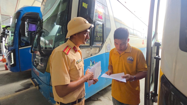 Ngăn chặn hiểm họa tai nạn giao th&ocirc;ng tr&ecirc;n cao tốc Nội B&agrave;i - L&agrave;o Cai- Ảnh 4.