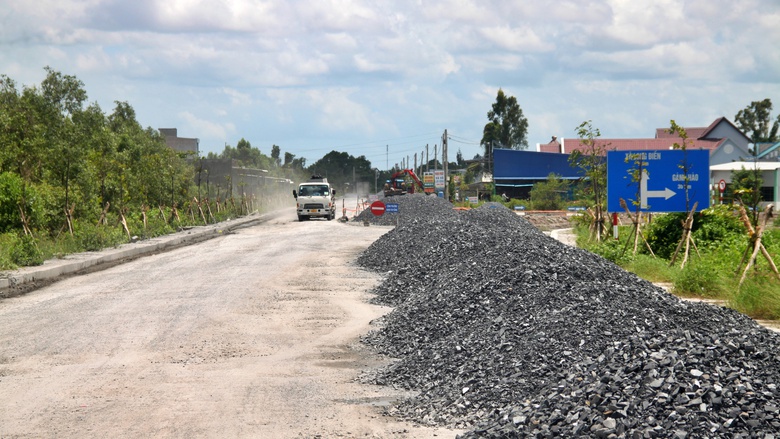 C&agrave; Mau tăng tốc thi c&ocirc;ng đường dẫn v&agrave;o cầu Trần Văn Sớm- Ảnh 1.