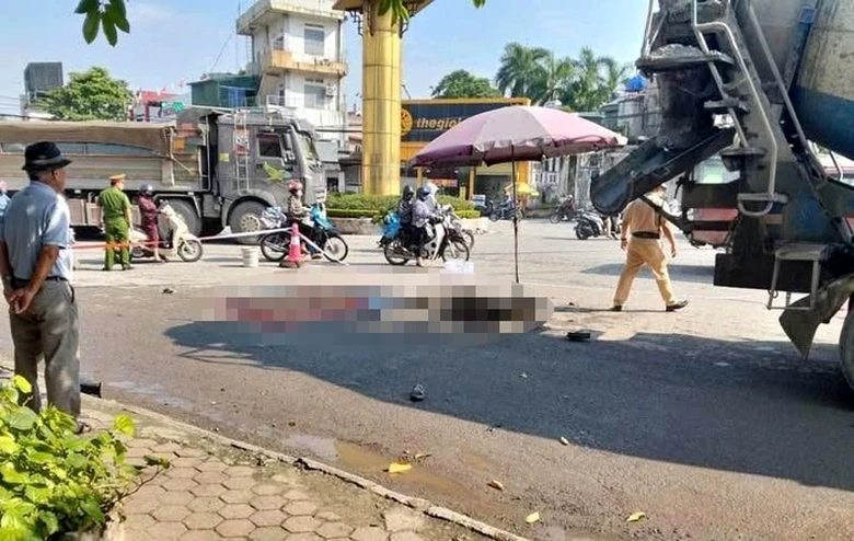 Hiện trường vụ tai nạn ở ng&atilde; 5 Tế Ti&ecirc;u.