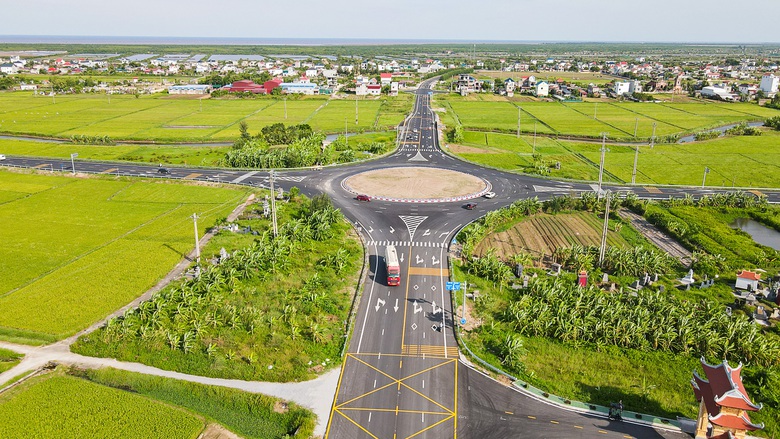 Hưng Y&ecirc;n: Nhiều dấu ấn đột ph&aacute; trong ph&aacute;t triển hạ tầng giao th&ocirc;ng- Ảnh 2.